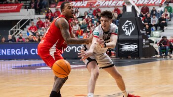 84-81. Un triple de Ennis