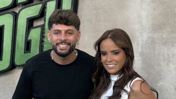 Gloria Camila se vuelca en su amor, Álvaro García, ajena a todos sus frentes abiertos