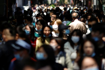 Los investigadores chinos estuvieron entre los primeros en comenzar a desarrollar vacunas contra COVID-19 a principios de 2020, pero aún no han publicado los resultados completos del ensayo (REUTERS)