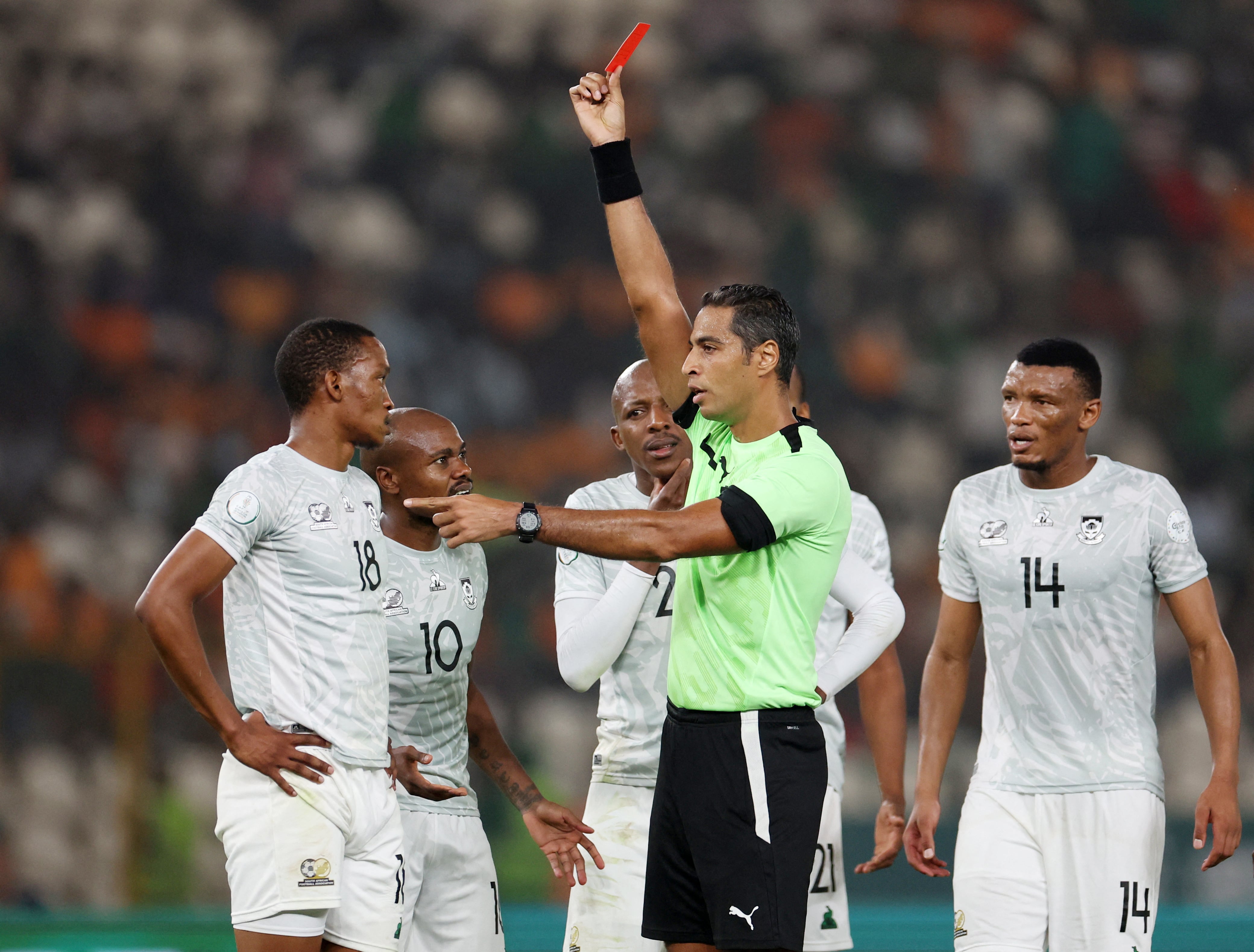 Amin Mohamed Omar durante un partido de la Copa África (REUTERS/Siphiwe Sibeko)