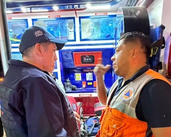 Cuatro personas resultaron lesionadas tras la explosión en el inmueble.