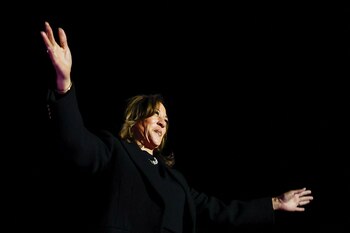 Antes de la elección, Kamala Harris participó en un mitin en el estado clave de Pensilvania (REUTERS/Evelyn Hockstein)
