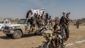 Los hutíes reivindican dos ataques