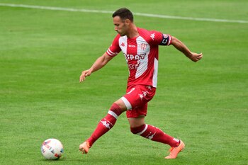 Claudio Corvalán es capitán de