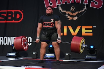 Raúl “Tayzon” Flores mantuvo una rutina de hasta 7 horas de entrenamiento al día para competir en peso muerto, disciplina en la que levantó 511 kilogramos (Instagram | Raul Flores)