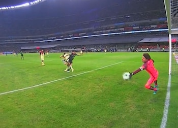 atajada Memo Ochoa en el América vs Pachuca