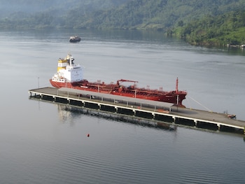 La infraestructura permite movilizar hidrocarburos entre el Caribe y el Pacífico sin atravesar las esclusas del Canal de Panamá. Tomada de Petroterminal