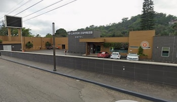 Los hechos ocurrieron en el hotel Layfer Express. (Google maps)