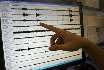 ¿Que hacer en caso de un sismo? (EFE/Bagus Indahono)