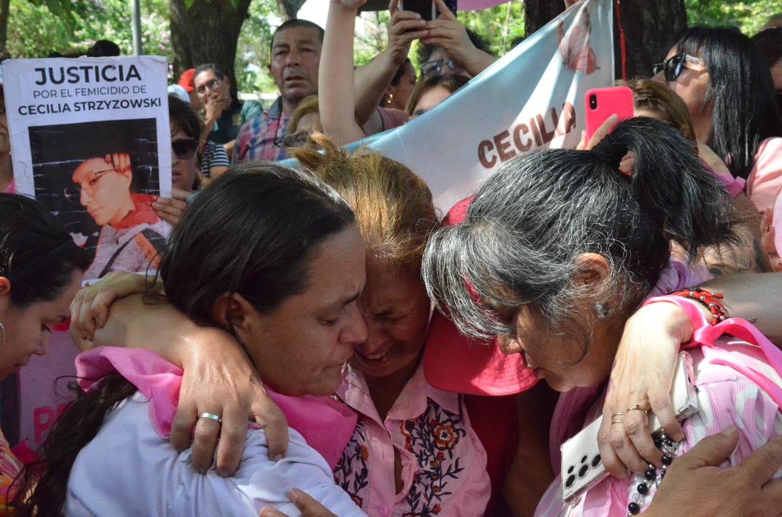 Así celebraron afuera el veredicto de culpabilidad a los Sena
