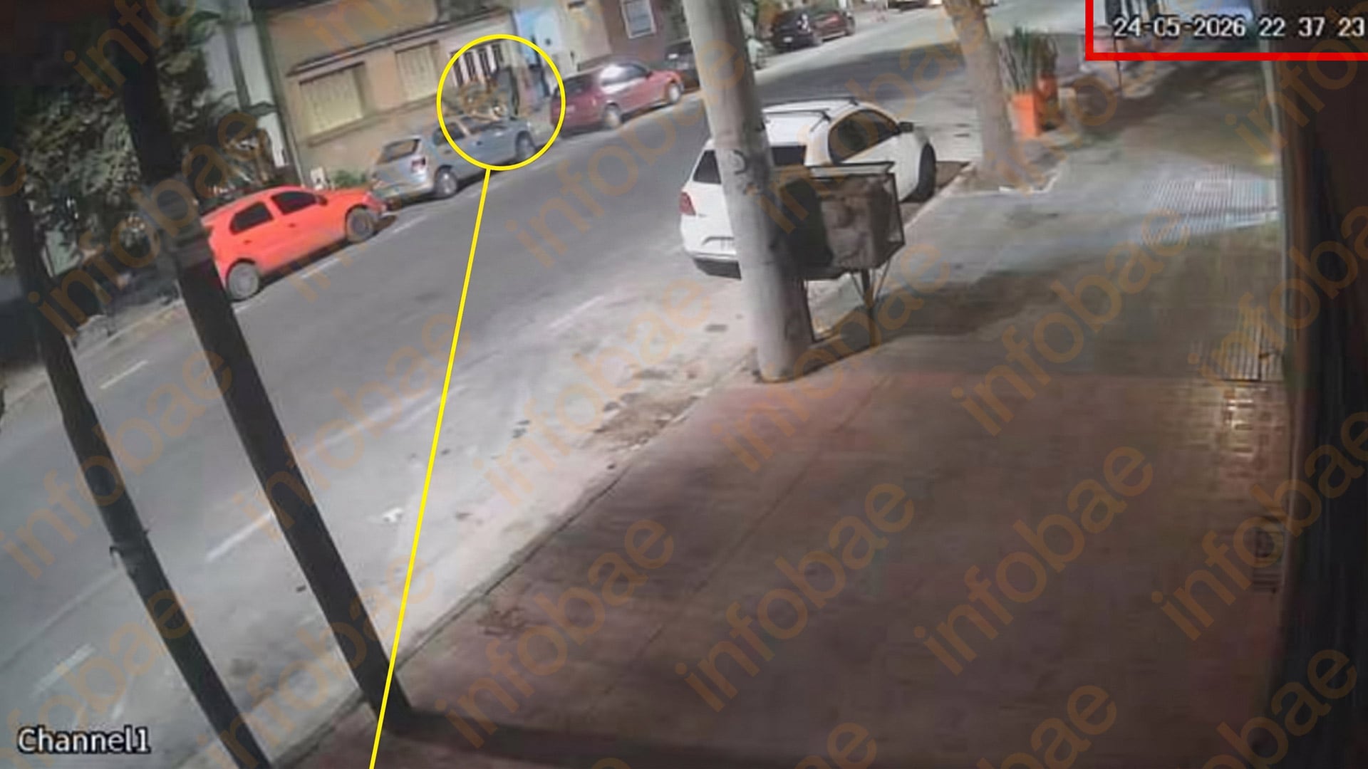 A las 22.37, las cámaras volvieron a captar a Barrelier cuando salió otra vez de su casa