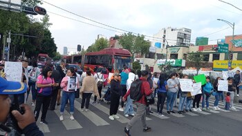 Comerciantes de Buenavista arrojan jitomates