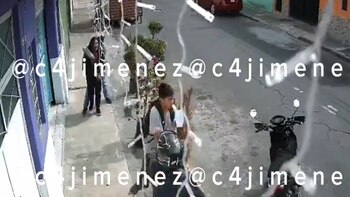 Joven corre para evitar ser