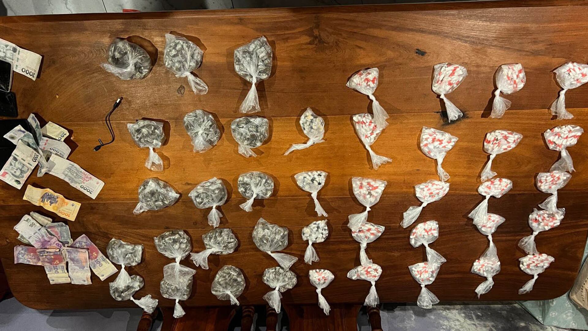 Parte de la droga incautada