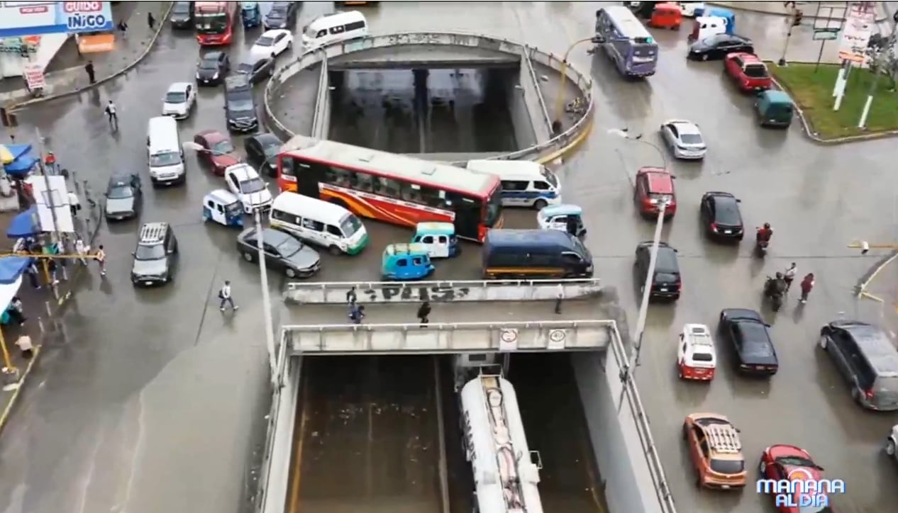 Lluvias por el fenómeno de El Niño en Lima inundan el bypass de la avenida Pachacutec de Villa María del Triunfo