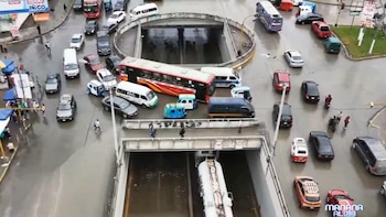 Lluvias por el fenómeno El Niño en Lima inundan el bypass de la avenida Pachacutec de Villa María del Triunfo