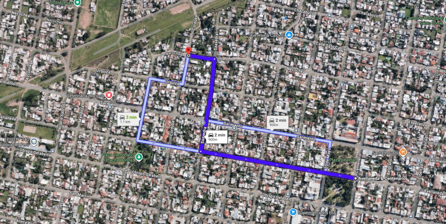 El remisero circuló por calle Buenos Aires en contramano hasta Sarmiento y continuó hacia Castelli, donde el agresor cayó del vehículo (Google Maps)