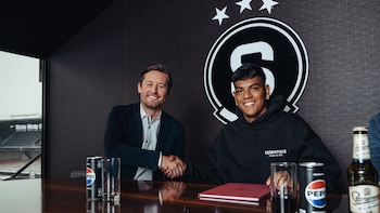 Tomáš Rosický, exmundialista checo, llenó