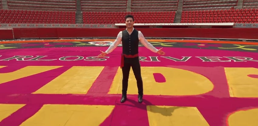 El cantante llevará su gira ¡Vida México! Tour al emblemático recinto capitalino, acompañado de una impresionante alfombra artesanal que celebra el arte y la tradición de Huamantla, Tlaxcala, en una noche que promete ser inolvidable (Plaza de Toros México/Redes sociales)