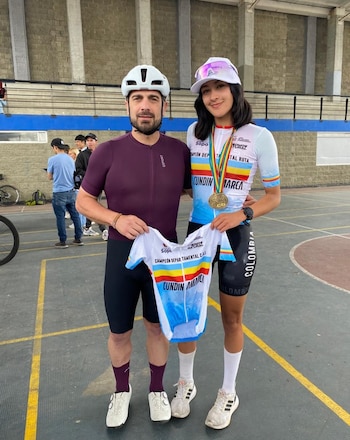 Bajo la dirección de César Neira, Lineth Valentina García ganó títulos departamentales, logró un bronce en los Panamericanos de Montería y proyecta correr en un equipo de España - crédito @neira__coach_/Instagram