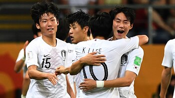 Los abrazos en los festejos estarán prohibidos (AFP)