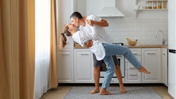 Día Internacional del Beso (Freepik)