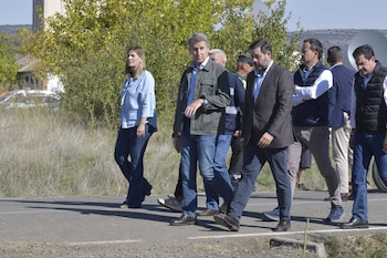 29/10/2026 El presidente del PP, Alberto Núñez Feijóo, y el presidente del Partido Popular de Castilla-La Mancha, Paco Núñez, visita el puesto de mando avanzado habilitado por el accidente ferroviario, a 29 de octubre de 2026, en Urda, Toledo, Castilla-La Mancha (España). Ayer, 28 de octubre, dos trenes colisionaron por alcance en Urda dejando un saldo, por el momento y según las cifras oficiales, de 69 muertos y más de un centenar de heridos repartidos en hospitales de Albacete, Toledo, Ciudad Real y Madrid.
POLITICA
Eusebio García del Castillo - Europa Press