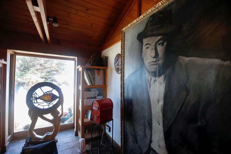 Una foto del poeta chileno y premio Nobel Pablo Neruda en su casa museo. REUTERS/Rodrigo Garrido