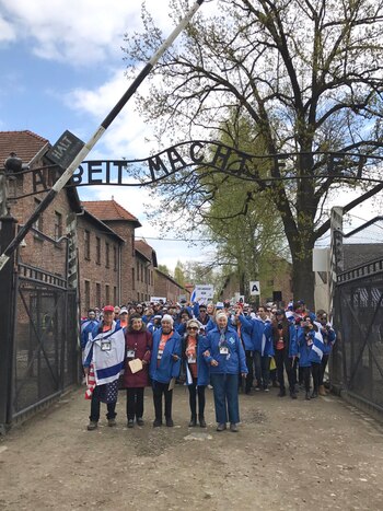 Algunos sobrevivientes del genocidio nazi