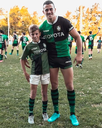 Emiliano con la indumentaria característica