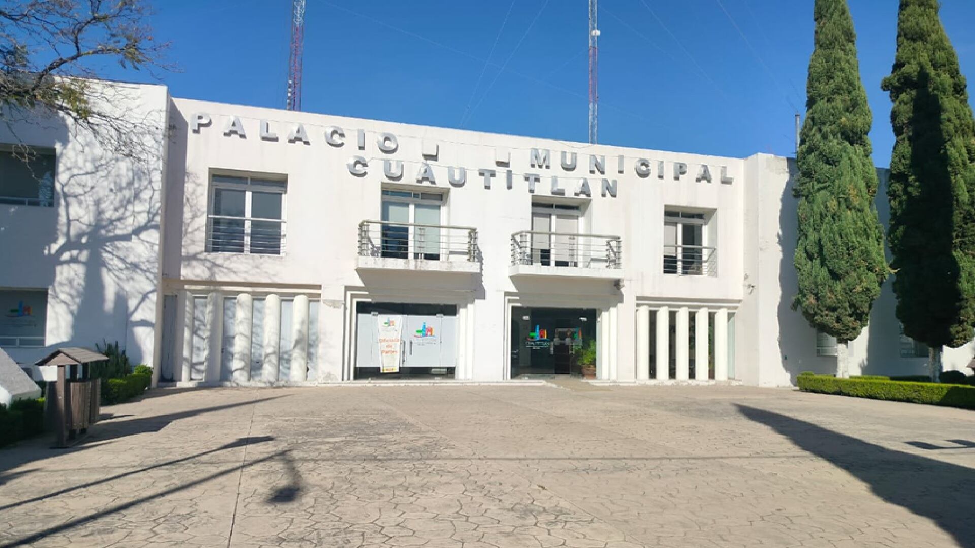 Policía municipal de Cuautitlán hiere a su pareja y se suicida