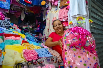 Capacitación y nuevas oportunidades laborales acompañan la formalización de los comercios tradicionales en San Salvador./(Mercado Hula Hula)