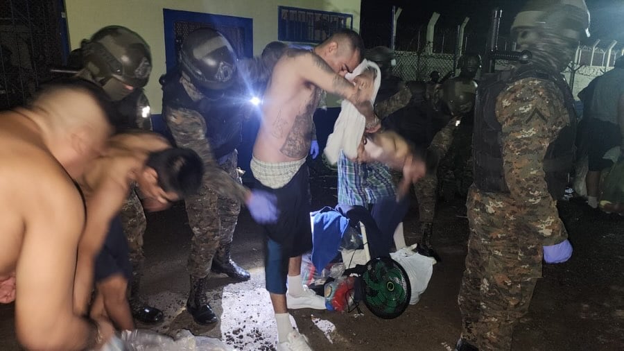 Foto de archivo para ilustrar: Una nueva requisa en el penal de Guatemala asestó un golpe directo a la logística de las pandillas (Cortesía Ejército GT).