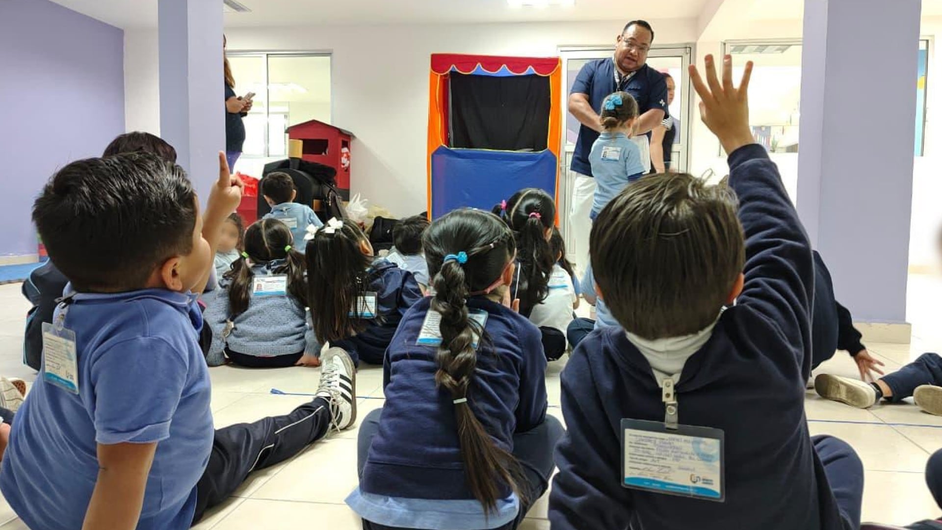 La Secretaría de Economía plantea centros de cuidado infantil en zonas industriales. (Foto: X/@BJAlcaldia)