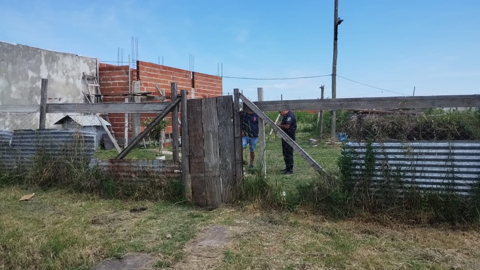 La casa desde donde salió el dogo que atacó al menor