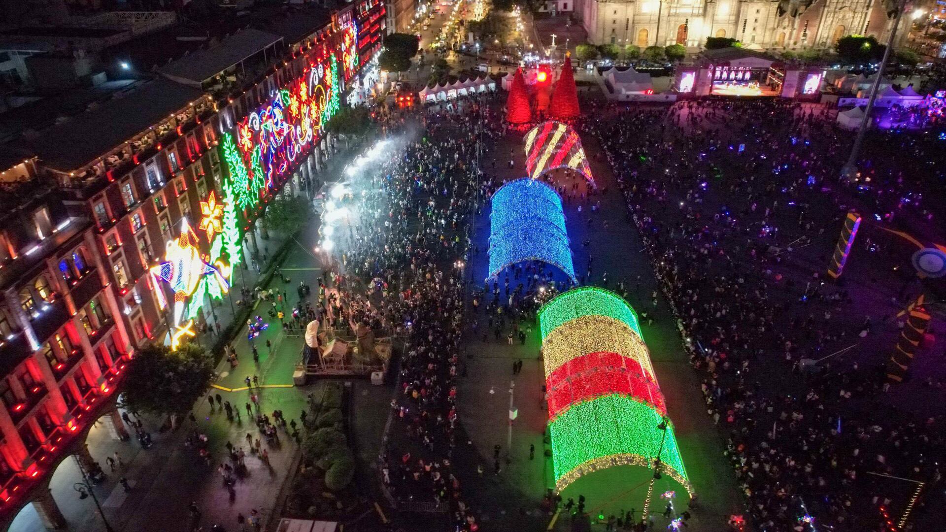 La Verbena Navideña del Zócalo de la Ciudad de México se inauguró desde el pasado martes 17 de diciembre. Crédito: Cuartoscuro