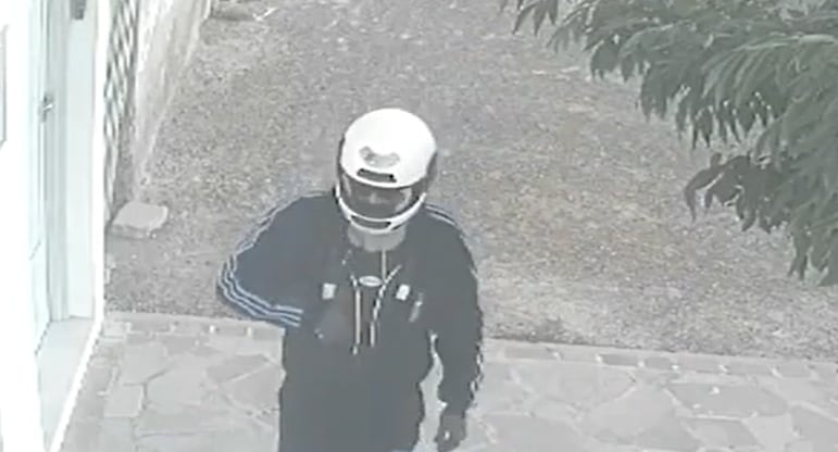 Una cámara de seguridad captó el ingreso del atacante al gimnasio donde fue asesinado Fabián Acuña
