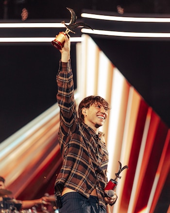 La multitud celebró la llegada