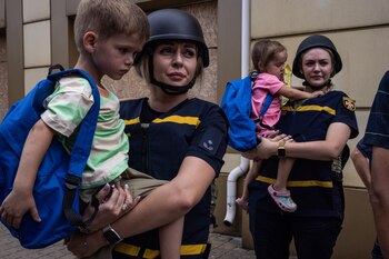 Última oportunidad de huida: civiles dejan Pokrovsk ante avance ruso