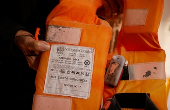 Un chaleco salvavidas de uno