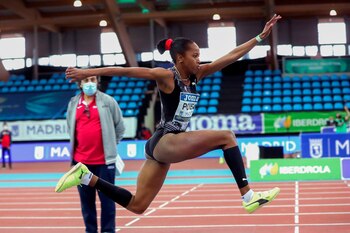 La atleta cubana Liadagmis Povea. EFE/Kiko Huesca/Archivo