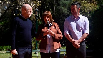 Patricia Bullrich, acompañada por Luis