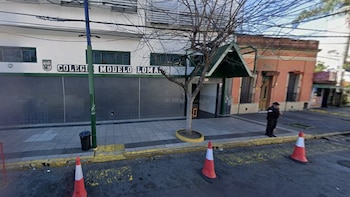 Denunciaron a alumnos de un colegio por crear imágenes de compañeras desnudas con IA y venderlas en internet