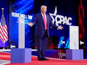Donald Trump antes de iniciar
