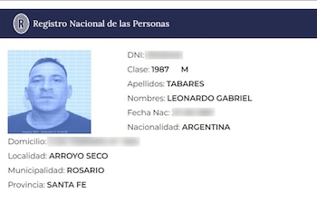 Captura de pantalla de un documento oficial del Registro Nacional de las Personas con la foto de Leonardo Gabriel Tabares y sus datos personales