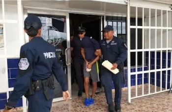 Con un arma blanca Oscar González Cerrud, de 24 años, mató a su madre, a su abuela de 75 años y a su hermanita de cuatro años. (PN)