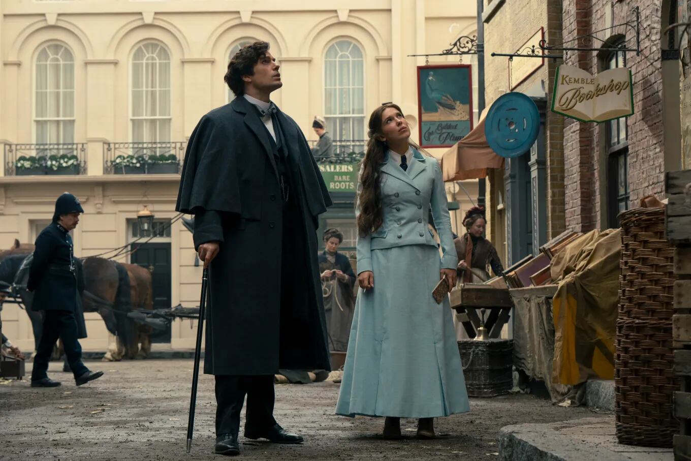 Henry Cavill y Millie Bobby Brown en