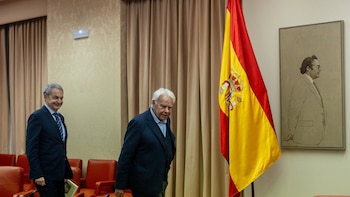 Felipe González dice no atreverse a "creer" la acusación contra Zapatero: "Su presunción de inocencia es indiscutible"