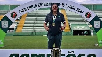Quién es Nívia de Lima, la primera directora técnica en llegar a la Primera División de Brasil: “Debería ser más natural”