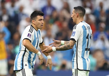 Marcos Acuña y Ángel Di María, los nombres más importantes de Qatar que no estarán en el Mundial 2026 (REUTERS/Carl Recine)